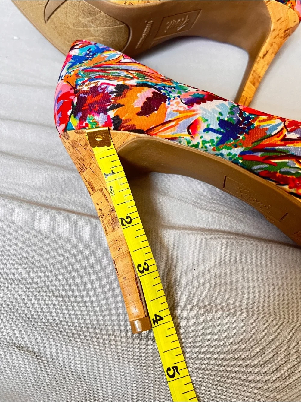 FIONI Multicolor Floral Print Fabric Women's Pumps Almond Heels 4 inches 7 1/2 W - Picture 3 of 6